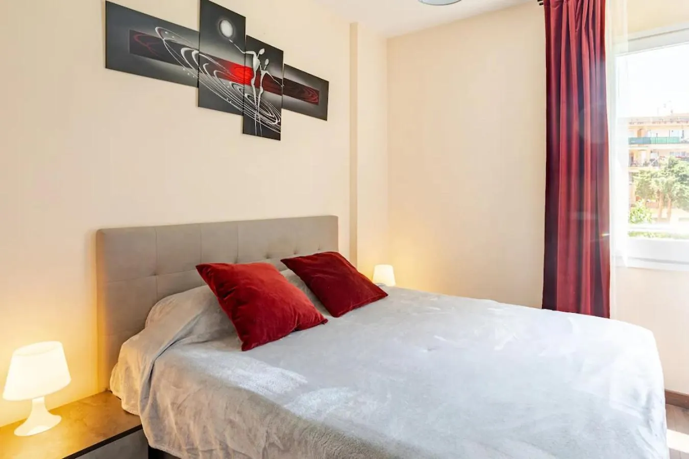 Διαμέρισμα Ideal Family Retreat 5 Minutes From Fenals Beach Λορέτ Ντε Μαρ Ισπανία